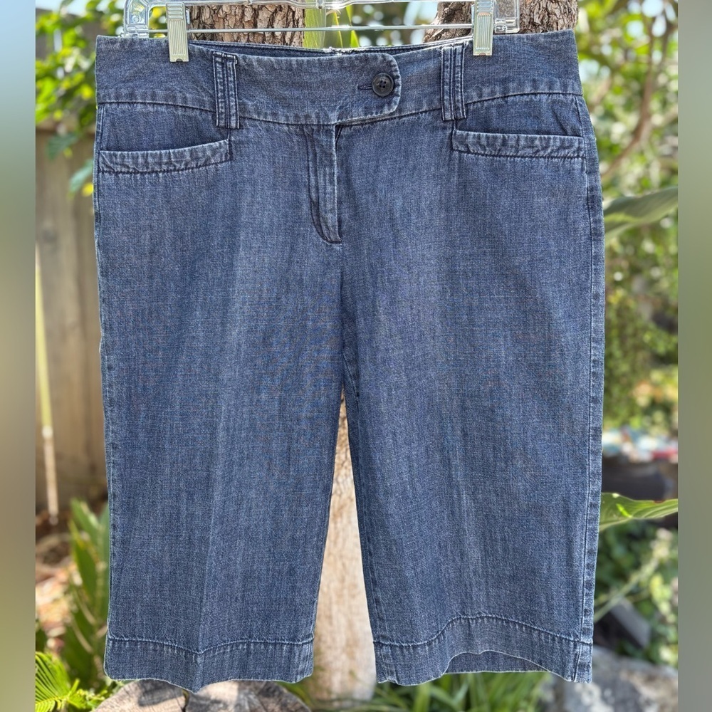 Izod Women’s Classic Blue Denim Chino Bermuda Walking Shorts Size 8